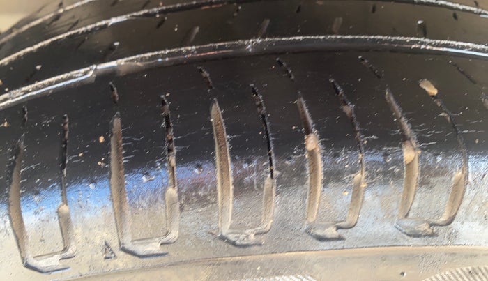 2021 Hyundai NEW I20 MAGNA 1.2 MT, Petrol, Manual, 37,237 km, Right Rear Tyre Tread