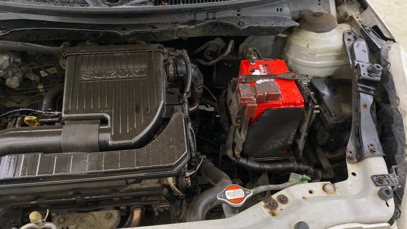 2014 Maruti Swift VXI, Petrol, Manual, 57,590 km, Engine View - Left