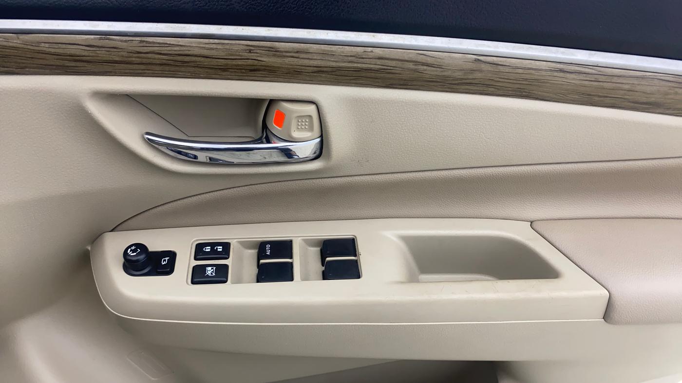 2020 Maruti Ciaz ALPHA 1.5 SHVS PETROL, Petrol, Manual, 44,734 km, Driver Side Door Panels Control
