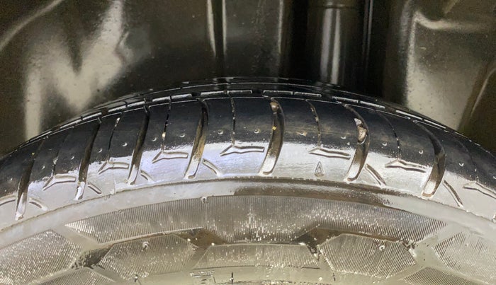 2020 Maruti Ciaz ALPHA 1.5 SHVS PETROL, Petrol, Manual, 44,734 km, Left Rear Tyre Tread