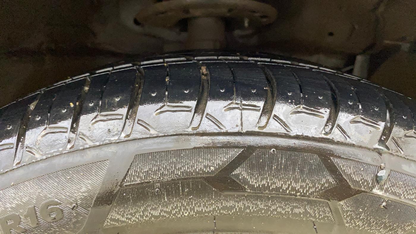 2020 Maruti Ciaz ALPHA 1.5 SHVS PETROL, Petrol, Manual, 44,734 km, Right Front Tyre Tread