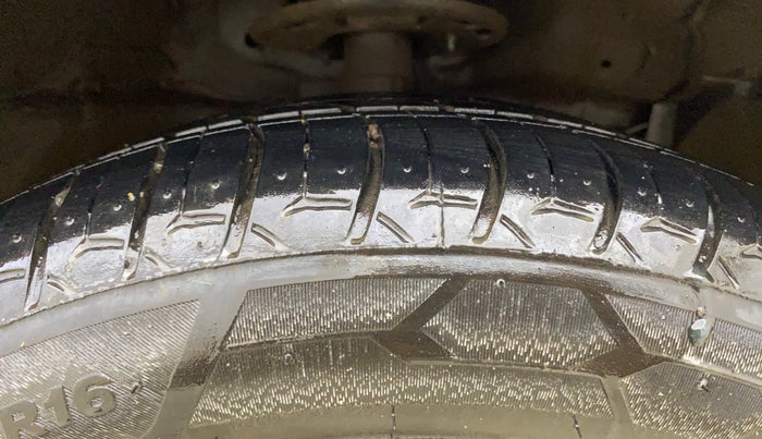 2020 Maruti Ciaz ALPHA 1.5 SHVS PETROL, Petrol, Manual, 44,734 km, Right Front Tyre Tread