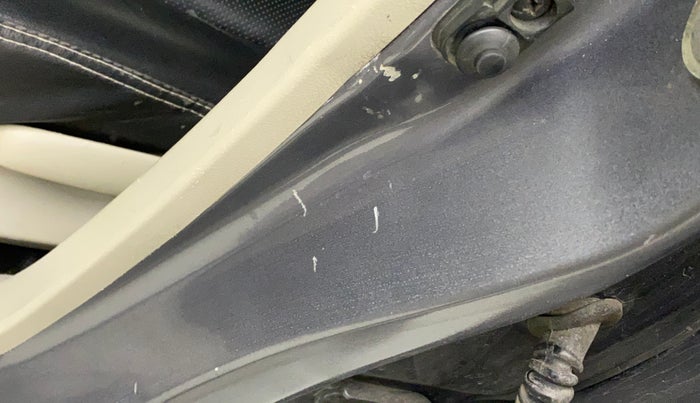 2018 Maruti Celerio VXI CNG, CNG, Manual, 99,009 km, Left B pillar - Minor scratches