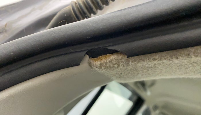 2018 Maruti Celerio VXI CNG, CNG, Manual, 99,009 km, Dicky (Boot door) - Weather strip has minor damage