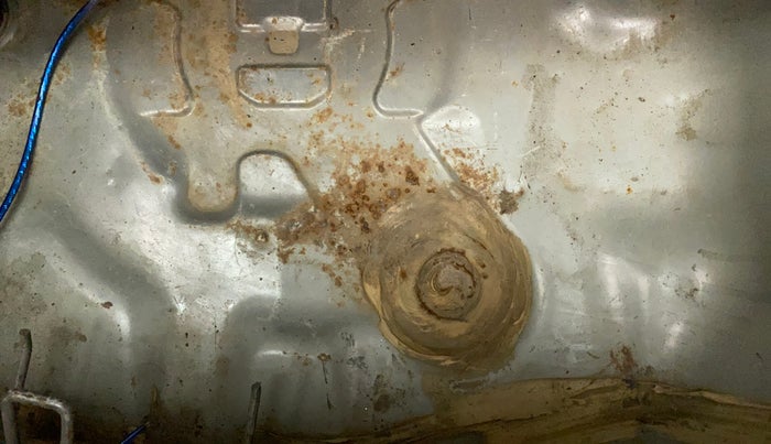 2018 Maruti Celerio VXI CNG, CNG, Manual, 99,009 km, Dicky (Boot door) - Slightly rusted