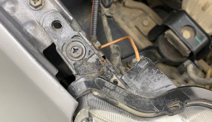 2018 Maruti Celerio VXI CNG, CNG, Manual, 99,009 km, Right headlight - Clamp has minor damage