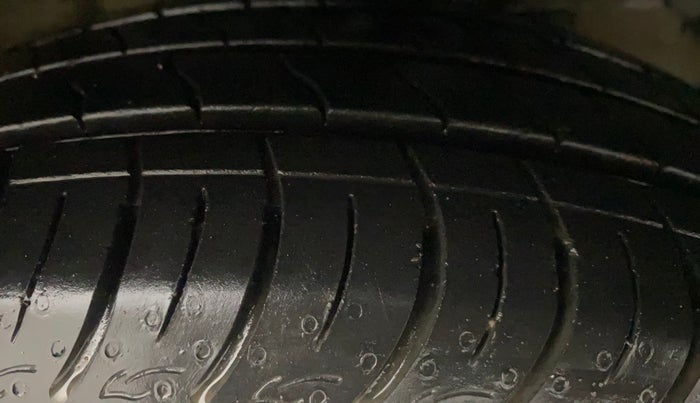 2017 Maruti Dzire ZXI PLUS AMT, Petrol, Automatic, 68,330 km, Right Front Tyre Tread