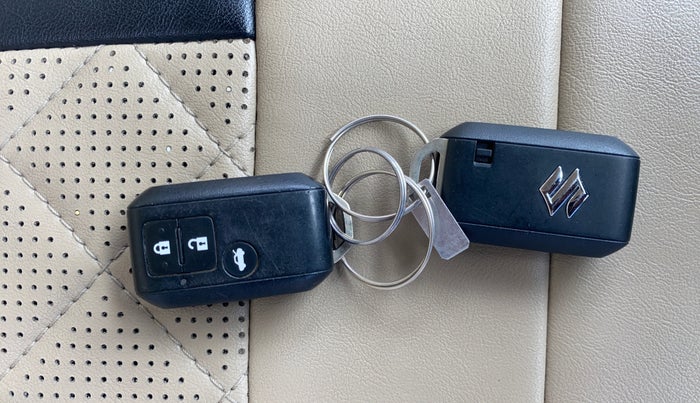 2017 Maruti Dzire ZXI PLUS AMT, Petrol, Automatic, 68,330 km, Key Close Up