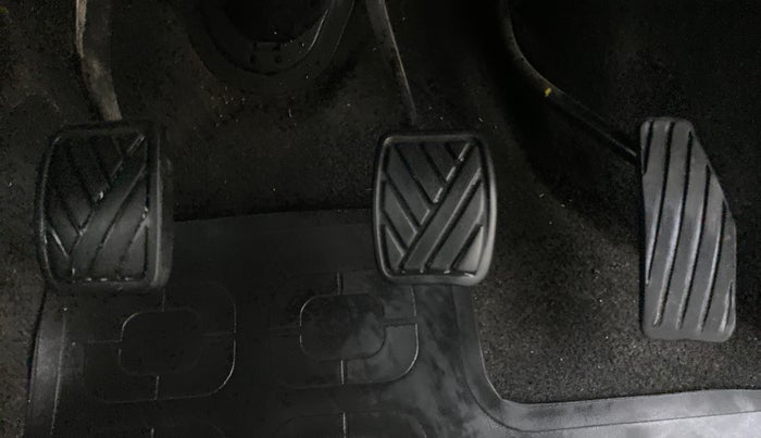 2016 Maruti Wagon R 1.0 LXI CNG, CNG, Manual, 79,295 km, Pedals