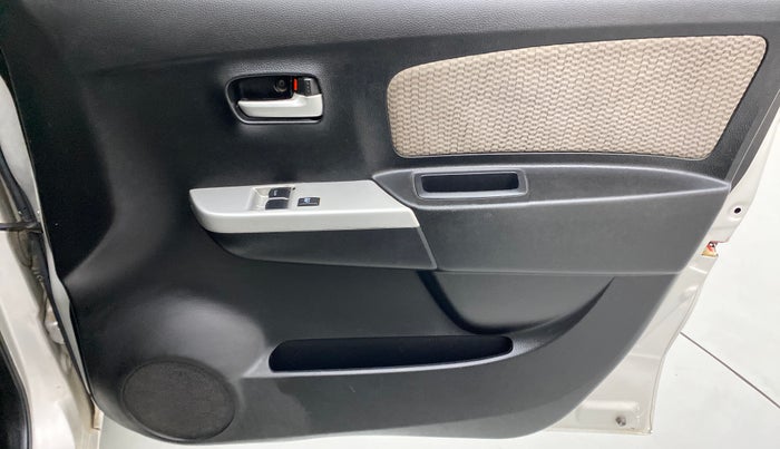 2016 Maruti Wagon R 1.0 LXI CNG, CNG, Manual, 79,295 km, Driver Side Door Panels Control