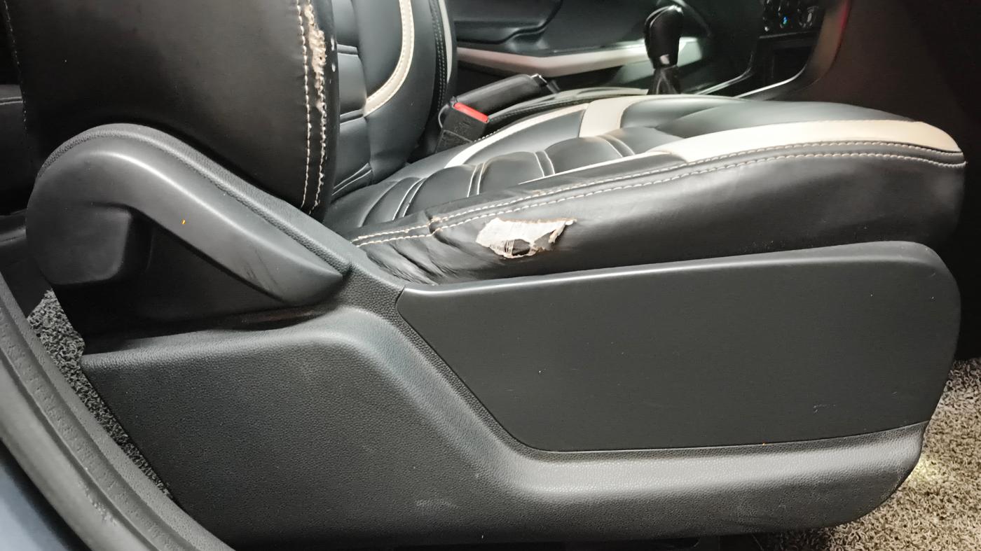 2017 Ford Ecosport AMBIENTE 1.5L PETROL, CNG, Manual, 98,652 km, Driver Side Adjustment Panel