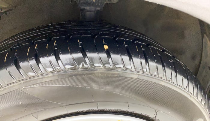 2013 Hyundai i20 MAGNA (O) 1.2, Petrol, Manual, 58,219 km, Left Front Tyre Tread