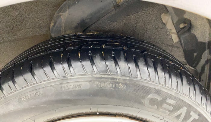 2013 Hyundai i20 MAGNA (O) 1.2, Petrol, Manual, 58,219 km, Left Rear Tyre Tread