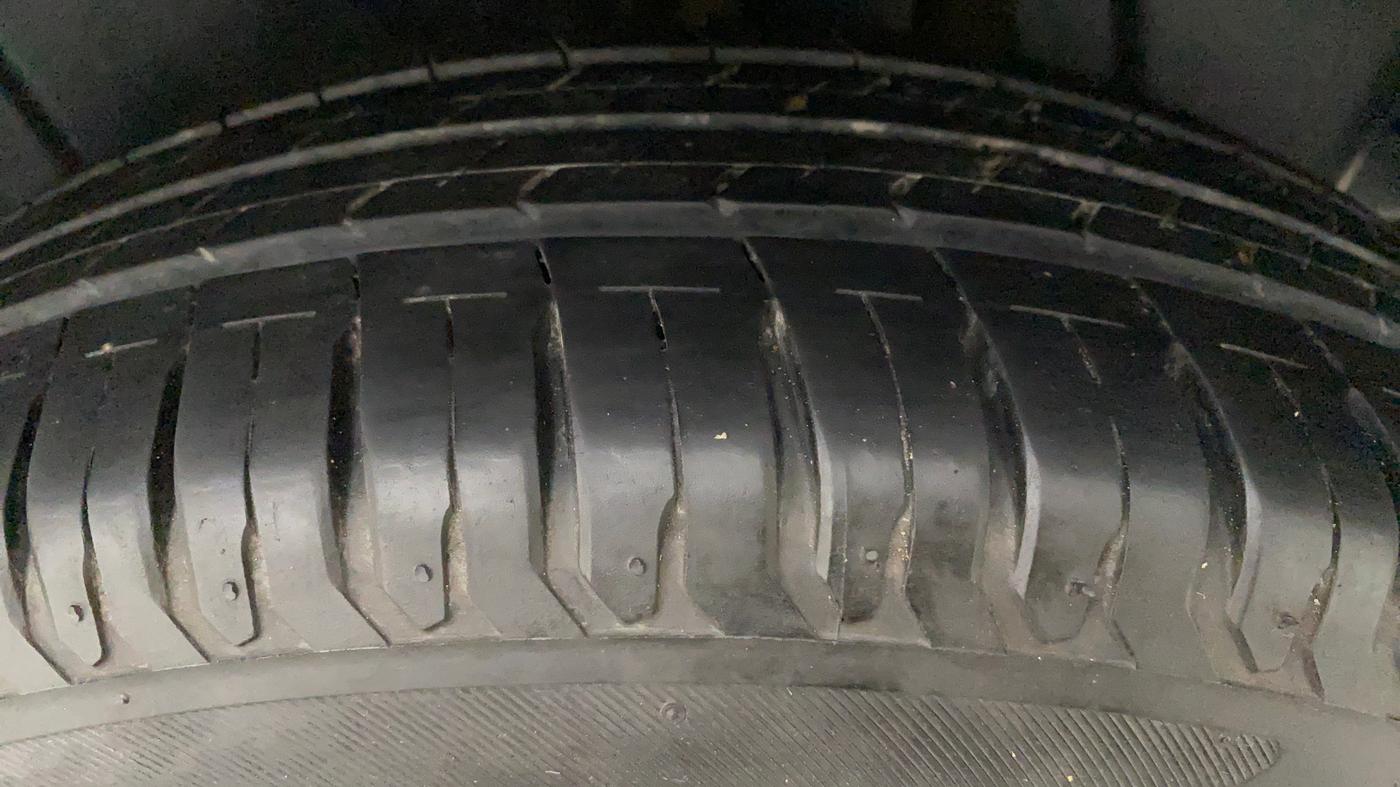 2021 Maruti Ertiga ZXI Plus SHVS, Petrol, Manual, 10,351 km, Left Rear Tyre Tread