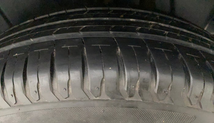 2021 Maruti Ertiga ZXI Plus SHVS, Petrol, Manual, 10,351 km, Left Rear Tyre Tread