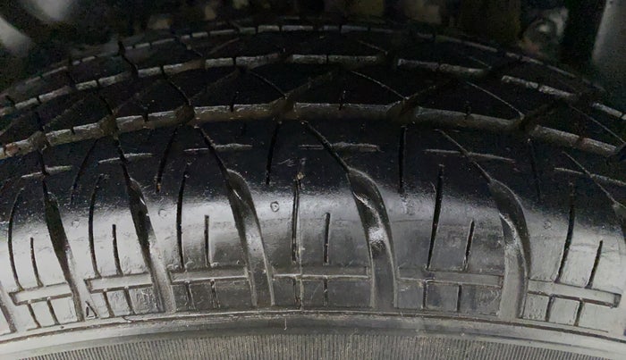 2016 Maruti Swift Dzire VXI AMT, Petrol, Automatic, 45,652 km, Right Front Tyre Tread