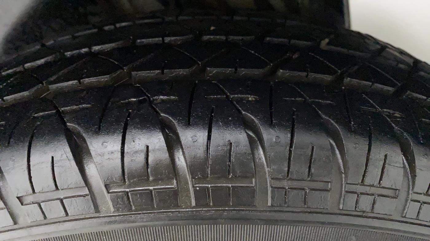 2016 Maruti Swift Dzire VXI AMT, Petrol, Automatic, 45,652 km, Left Rear Tyre Tread