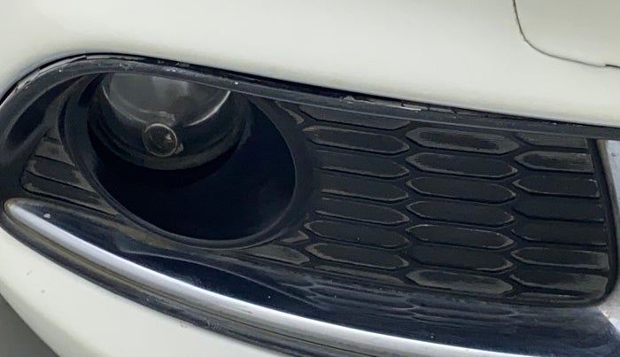 2016 Maruti Swift Dzire VXI AMT, Petrol, Automatic, 45,652 km, Right fog light - Not working/Broken