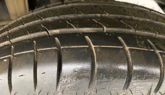 2014 Maruti Alto K10 VXI, Petrol, Manual, 21,600 km, Left Rear Tyre Tread