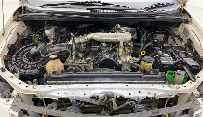 2014 Toyota Innova 2.5 ZX 7 STR, Diesel, Manual, 1,70,000 km, Engine View