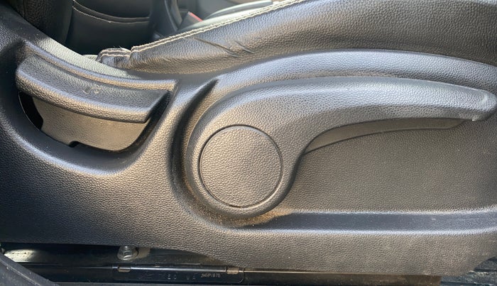 2017 Hyundai Elite i20 ASTA 1.2, Petrol, Manual, 61,636 km, Driver Side Adjustment Panel