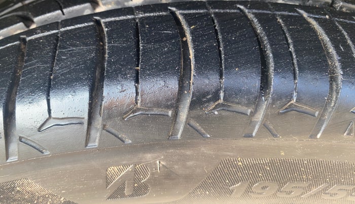 2017 Hyundai Elite i20 ASTA 1.2, Petrol, Manual, 61,636 km, Left Front Tyre Tread