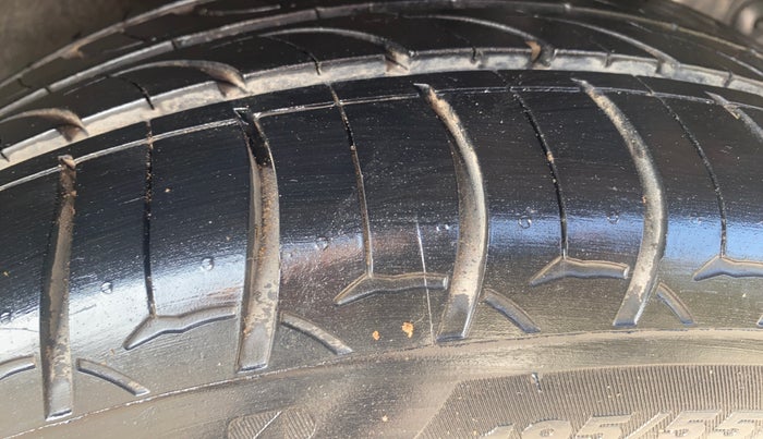 2017 Hyundai Elite i20 ASTA 1.2, Petrol, Manual, 61,636 km, Left Rear Tyre Tread