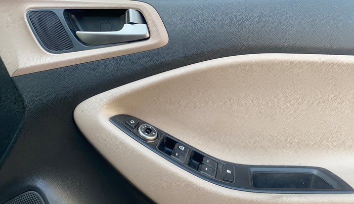 2017 Hyundai Elite i20 ASTA 1.2, Petrol, Manual, 61,636 km, Driver Side Door Panels Control