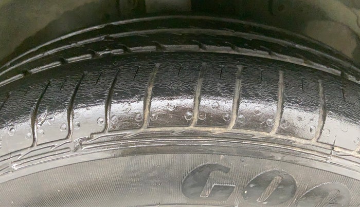 2010 Ford Figo 1.4 ZXI DURATORQ, Diesel, Manual, 61,613 km, Right Front Tyre Tread