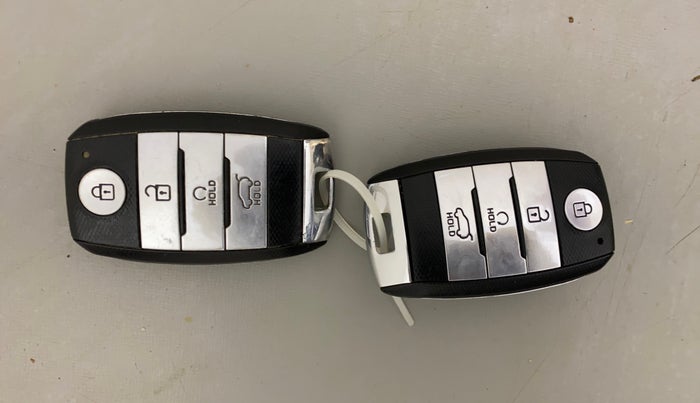 2020 KIA SONET GTX PLUS 1.0 IMT, Petrol, Manual, 66,365 km, Key Close Up