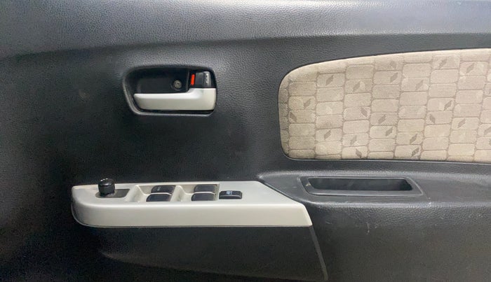 2015 Maruti Wagon R 1.0 VXI, Petrol, Manual, 44,398 km, Driver Side Door Panels Control