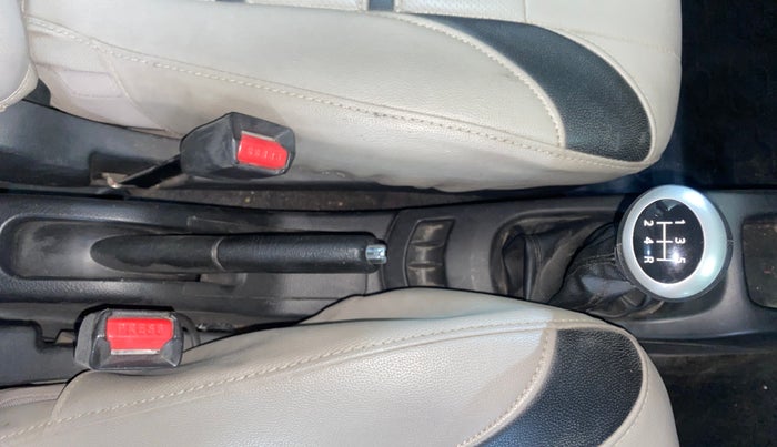 2015 Maruti Wagon R 1.0 VXI, Petrol, Manual, 44,398 km, Gear Lever