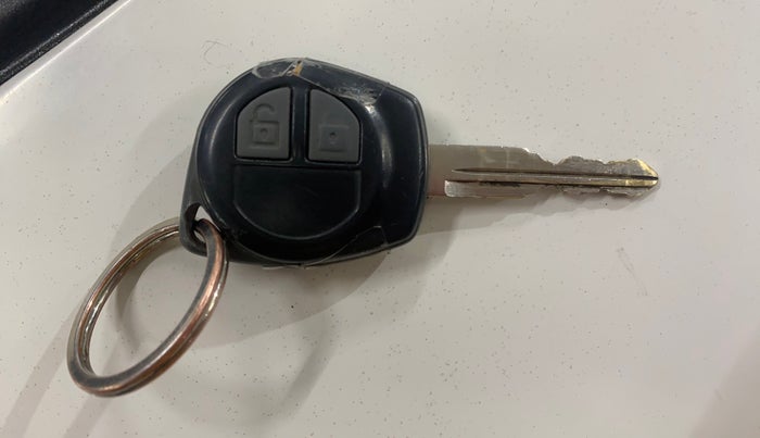 2015 Maruti Wagon R 1.0 VXI, Petrol, Manual, 44,398 km, Key Close Up