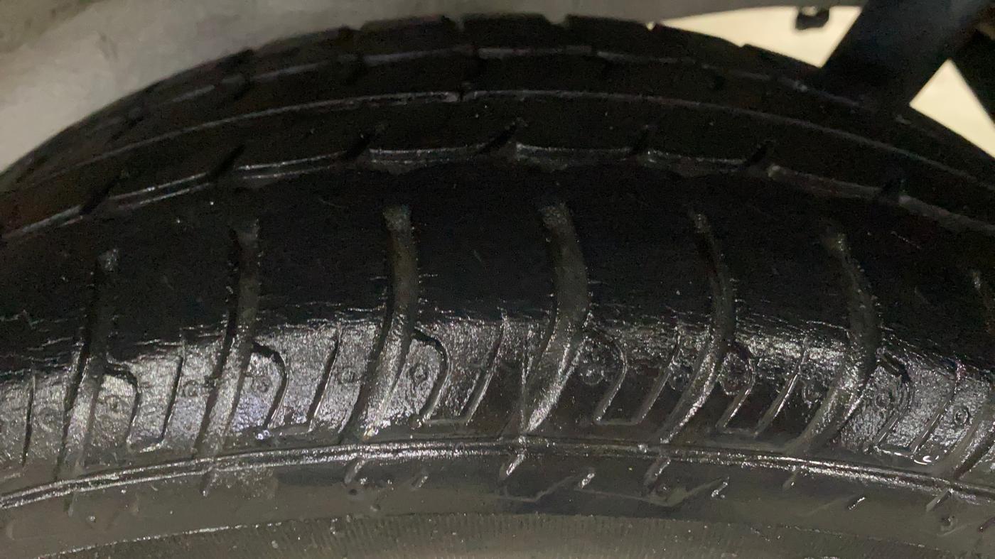 2015 Maruti Wagon R 1.0 VXI, Petrol, Manual, 44,408 km, Left Rear Tyre Tread