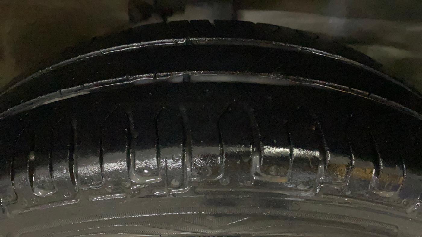 2015 Maruti Wagon R 1.0 VXI, Petrol, Manual, 44,408 km, Right Front Tyre Tread