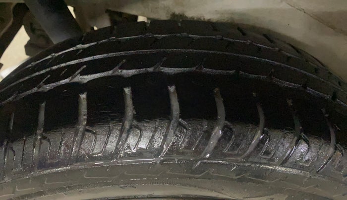 2015 Maruti Wagon R 1.0 VXI, Petrol, Manual, 44,398 km, Right Rear Tyre Tread
