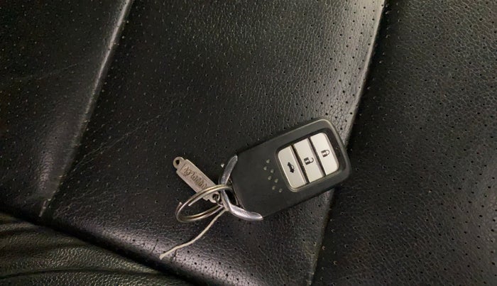 2016 Honda City 1.5L I-VTEC VX (O) MT, Petrol, Manual, 44,368 km, Key Close Up