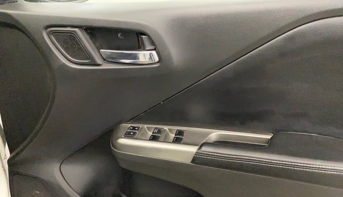 2016 Honda City 1.5L I-VTEC VX (O) MT, Petrol, Manual, 44,368 km, Driver Side Door Panels Control