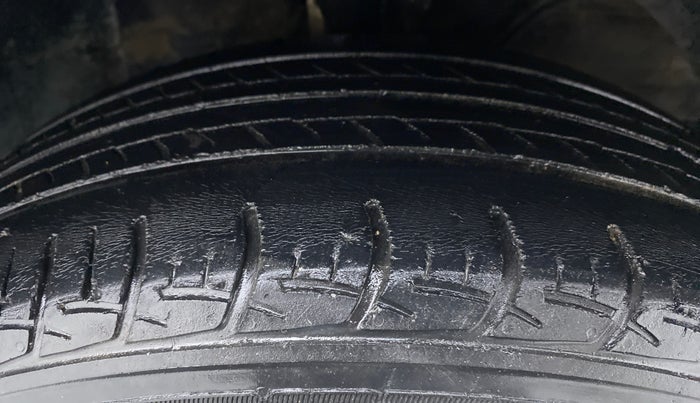 2018 Maruti Baleno DELTA 1.2 K12, Petrol, Manual, 92,178 km, Right Front Tyre Tread