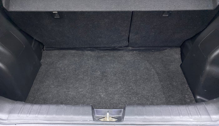 2018 Maruti Baleno DELTA 1.2 K12, Petrol, Manual, 92,178 km, Boot Inside