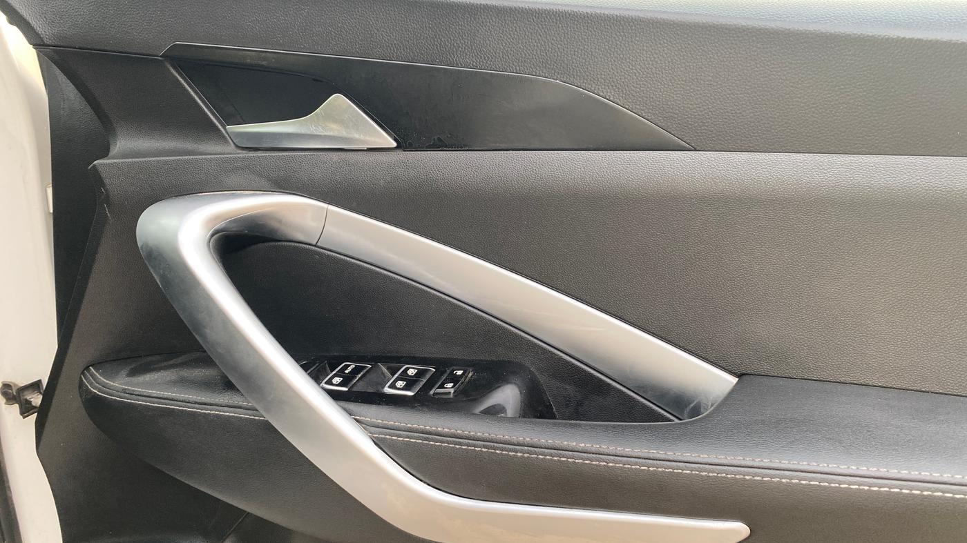 2020 MG HECTOR SHARP HYBRID 1.5 PETROL, Petrol, Manual, 83,588 km, Driver Side Door Panels Control