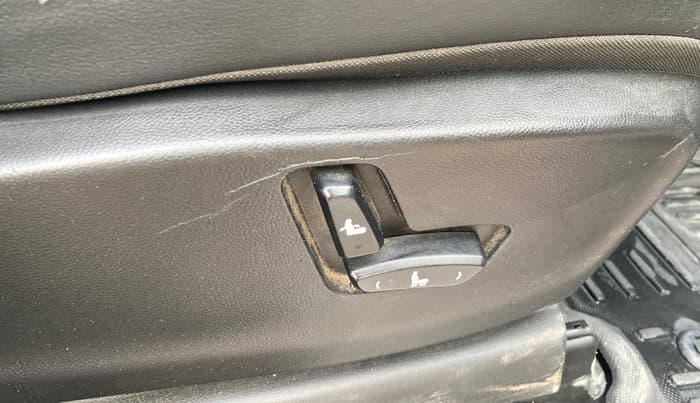 2020 MG HECTOR SHARP HYBRID 1.5 PETROL, Petrol, Manual, 83,588 km, Driver Side Adjustment Panel