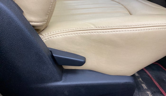 2019 Renault Duster RXS CVT 106 PS, Petrol, Automatic, 24,255 km, Driver Side Adjustment Panel