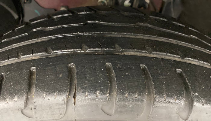 2019 Renault Duster RXS CVT 106 PS, Petrol, Automatic, 24,255 km, Left Front Tyre Tread