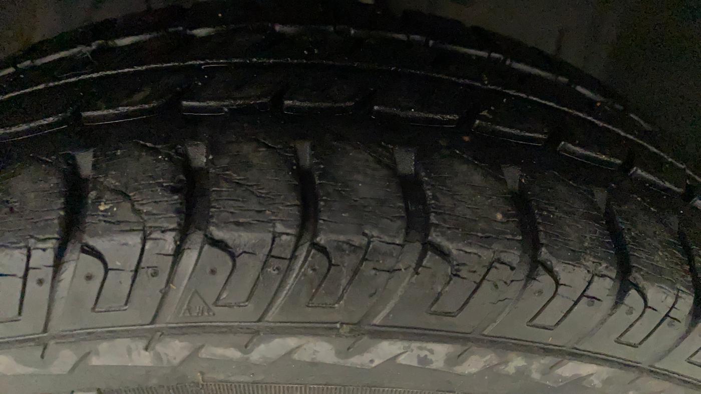 2017 Datsun Go Plus T, Petrol, Manual, 20,579 km, Left Front Tyre Tread