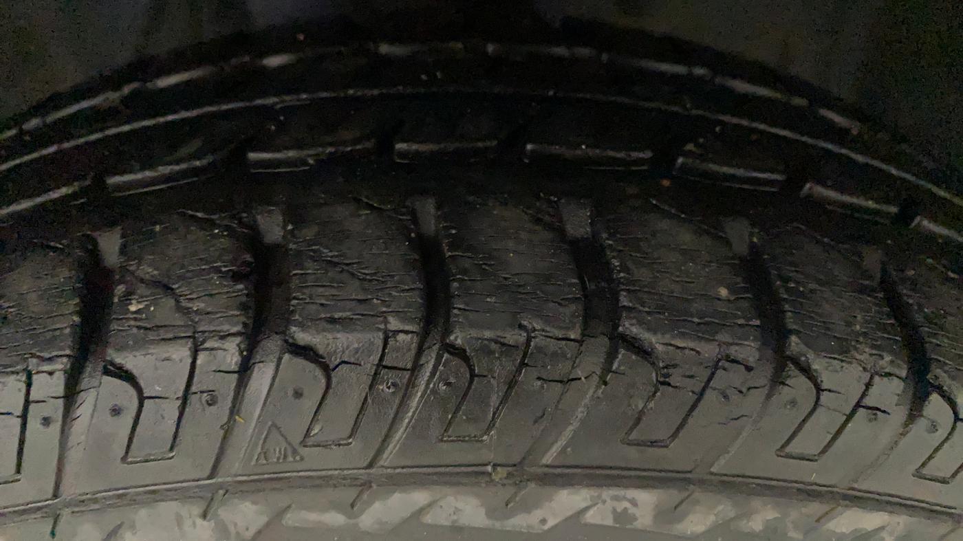 2017 Datsun Go Plus T, Petrol, Manual, 20,579 km, Right Front Tyre Tread
