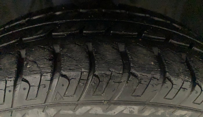 2017 Datsun Go Plus T, Petrol, Manual, 17,268 km, Right Front Tyre Tread