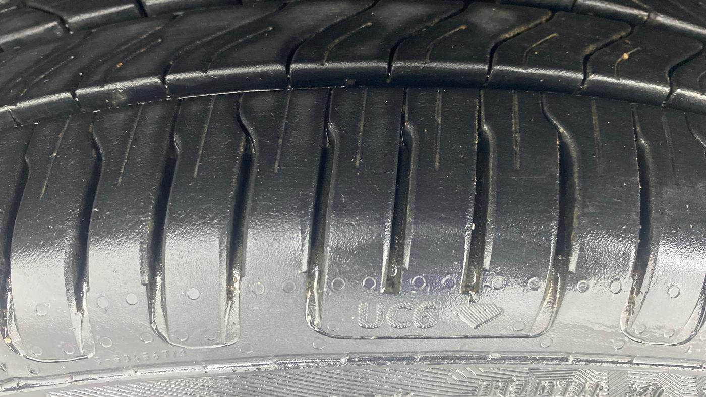 2021 Tata NEXON XZ PLUS DIESEL SUNROOF, Diesel, Manual, 1,06,442 km, Left Front Tyre Tread