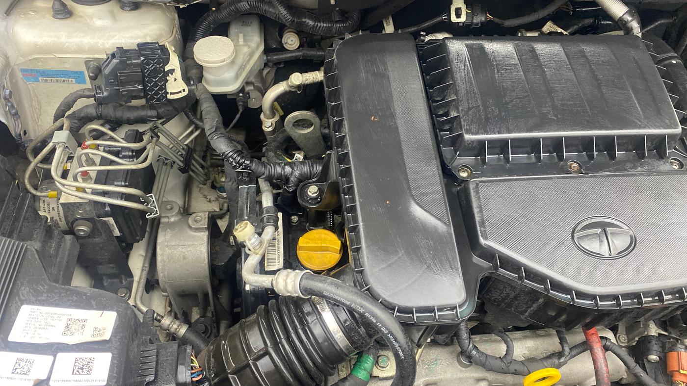 2021 Tata NEXON XZ PLUS DIESEL SUNROOF, Diesel, Manual, 1,06,442 km, Engine View - Right
