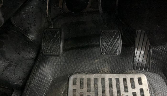 2015 Maruti Wagon R 1.0 VXI, Petrol, Manual, 48,072 km, Pedals